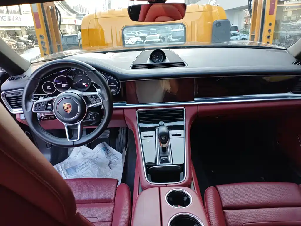 Porsche Panamera 2019 — фото 11