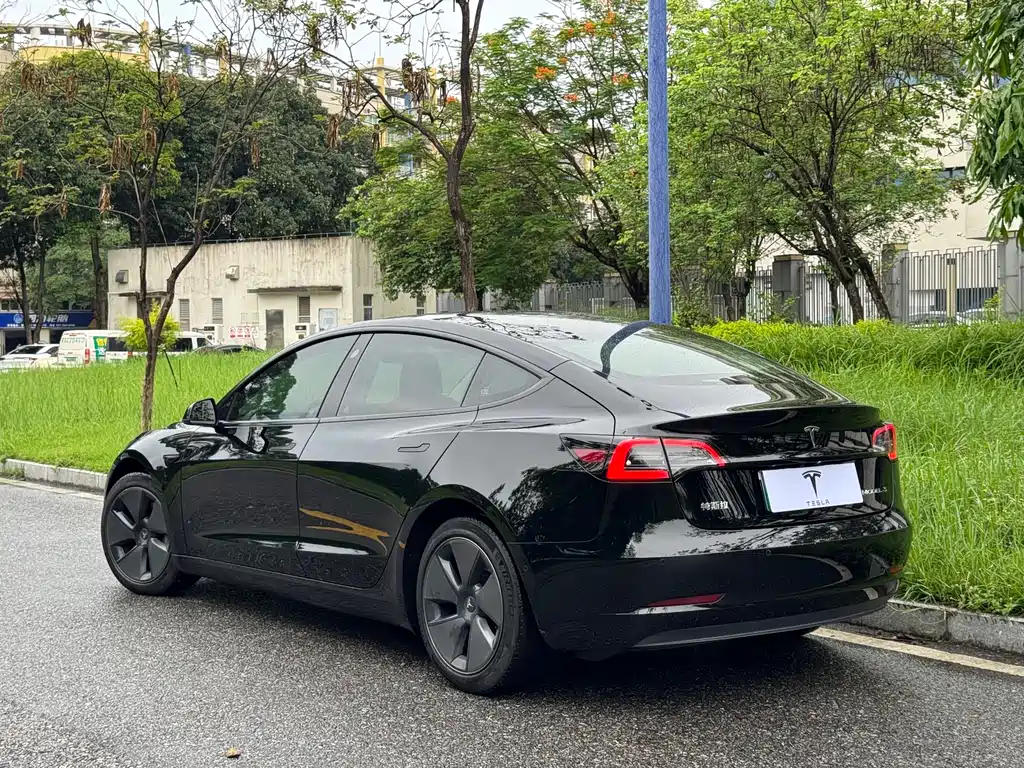 Tesla Model 3 2023 — фото 11