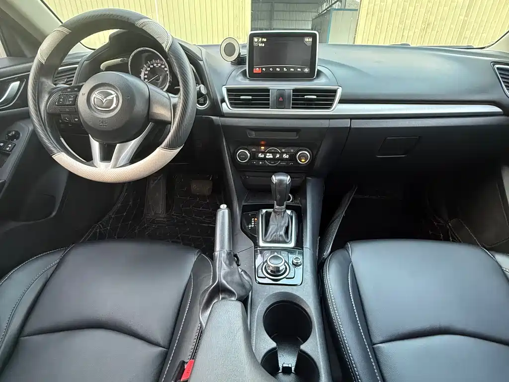Mazda 3 Axela 2016 — фото 15