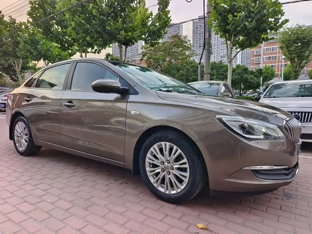 Buick Excelle 2016 — фото 10