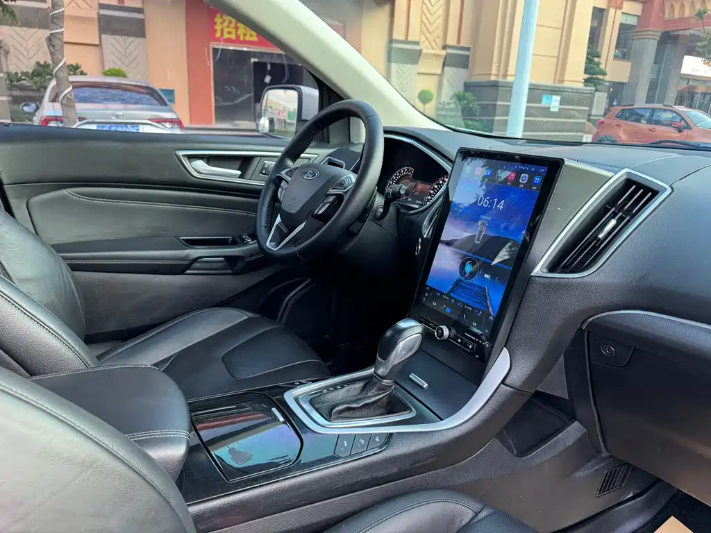 Ford Edge 2016 — фото 12