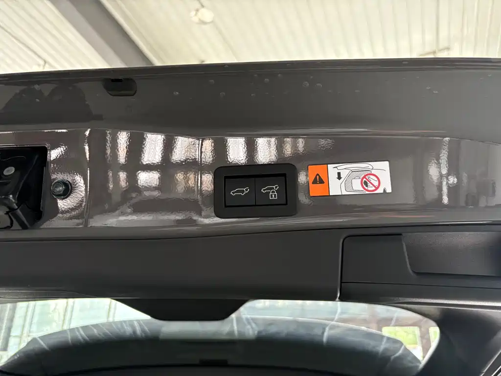 Toyota RAV4 — фото 19