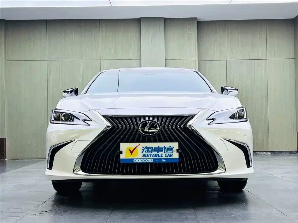 Lexus ES 2020 — фото 2