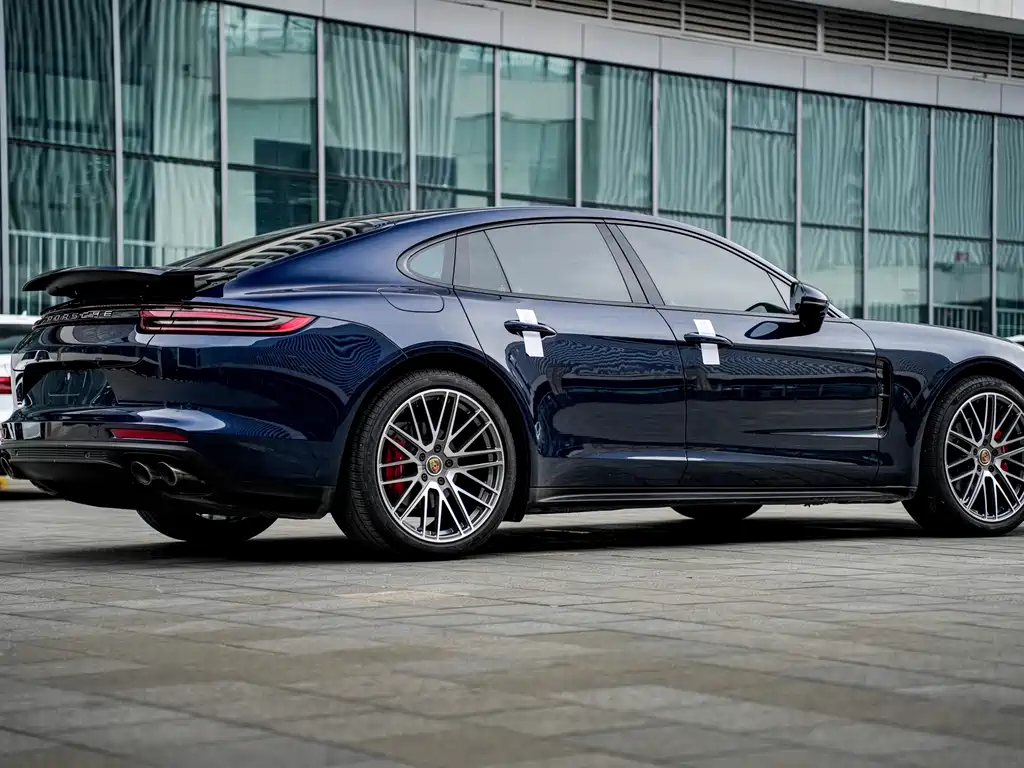 Porsche Panamera 2019 — фото 19