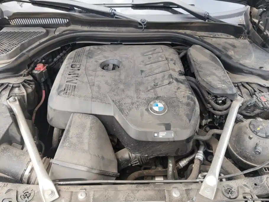BMW 5 Series 2025 — фото 10