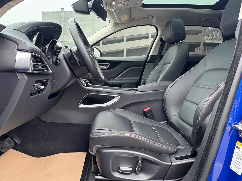 Jaguar F-PACE 2020 — фото 10
