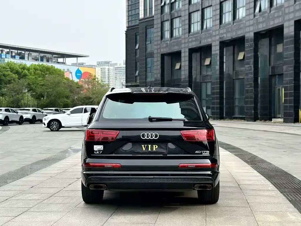 Audi Q7 2018 — фото 8