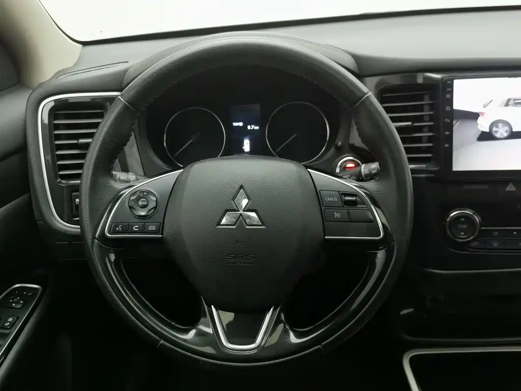 Mitsubishi Outlander 2021 — фото 11