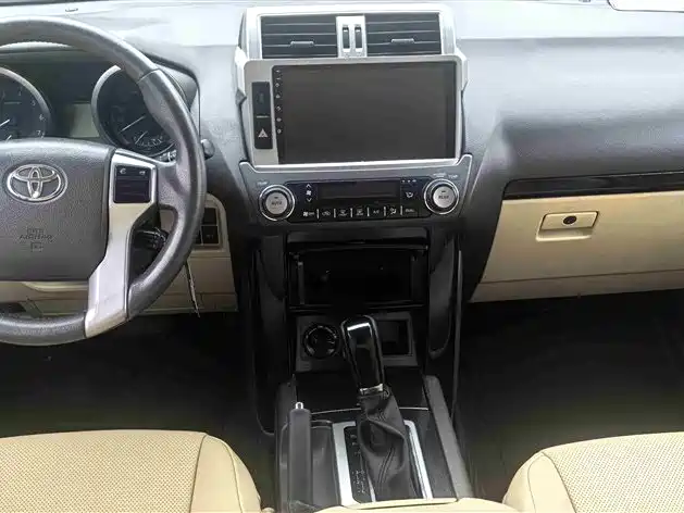 Toyota Prado 2015 — фото 11