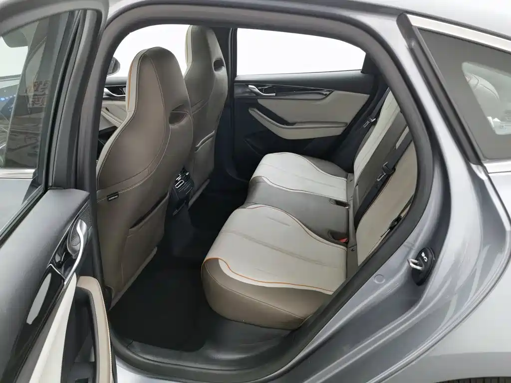 BYD Qin PLUS 2023 — фото 15