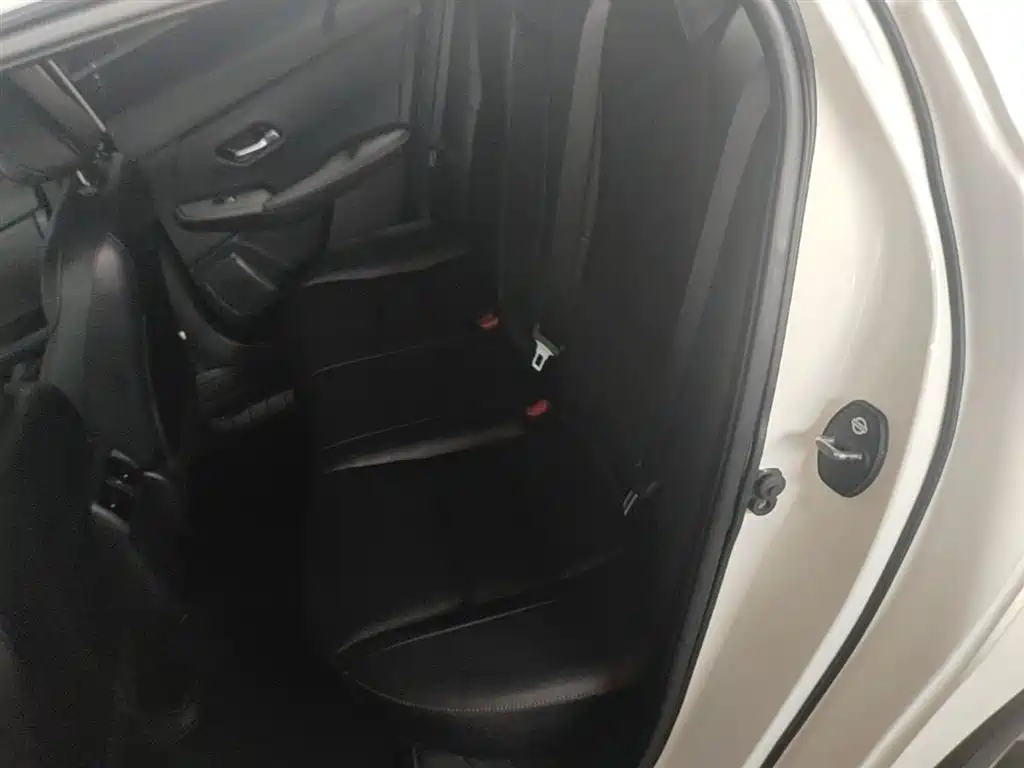 Nissan Sylphy 2021 — фото 17