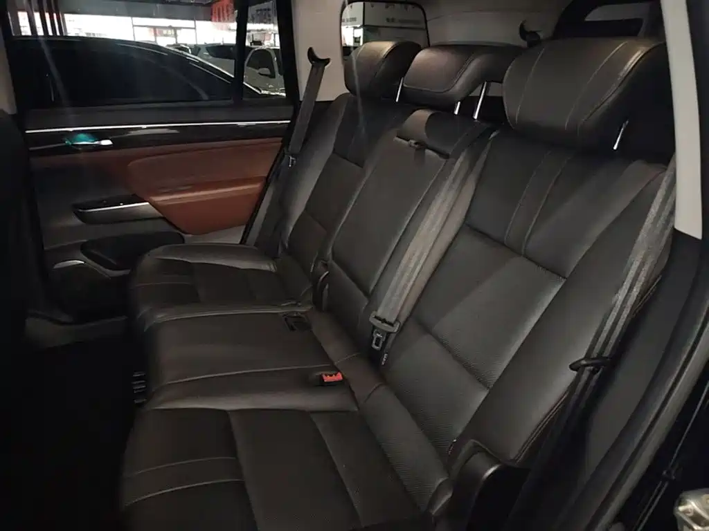 GAC Motor Trumpchi GS8 2017 — фото 17