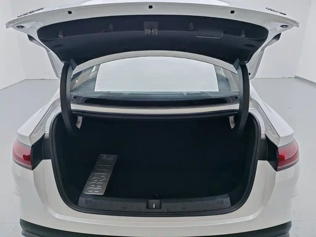 BYD Qin L 2025 — фото 12