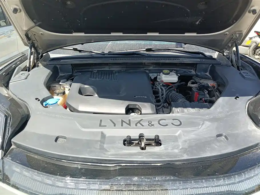 Lynk & Co 08 EM-P 2025 — фото 10