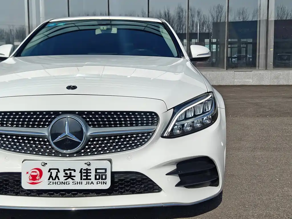 Mercedes-Benz C-Class 2019 — фото 20