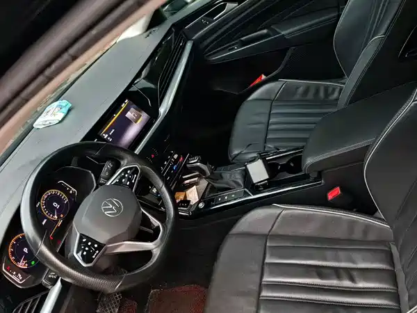 Volkswagen Passat 2023