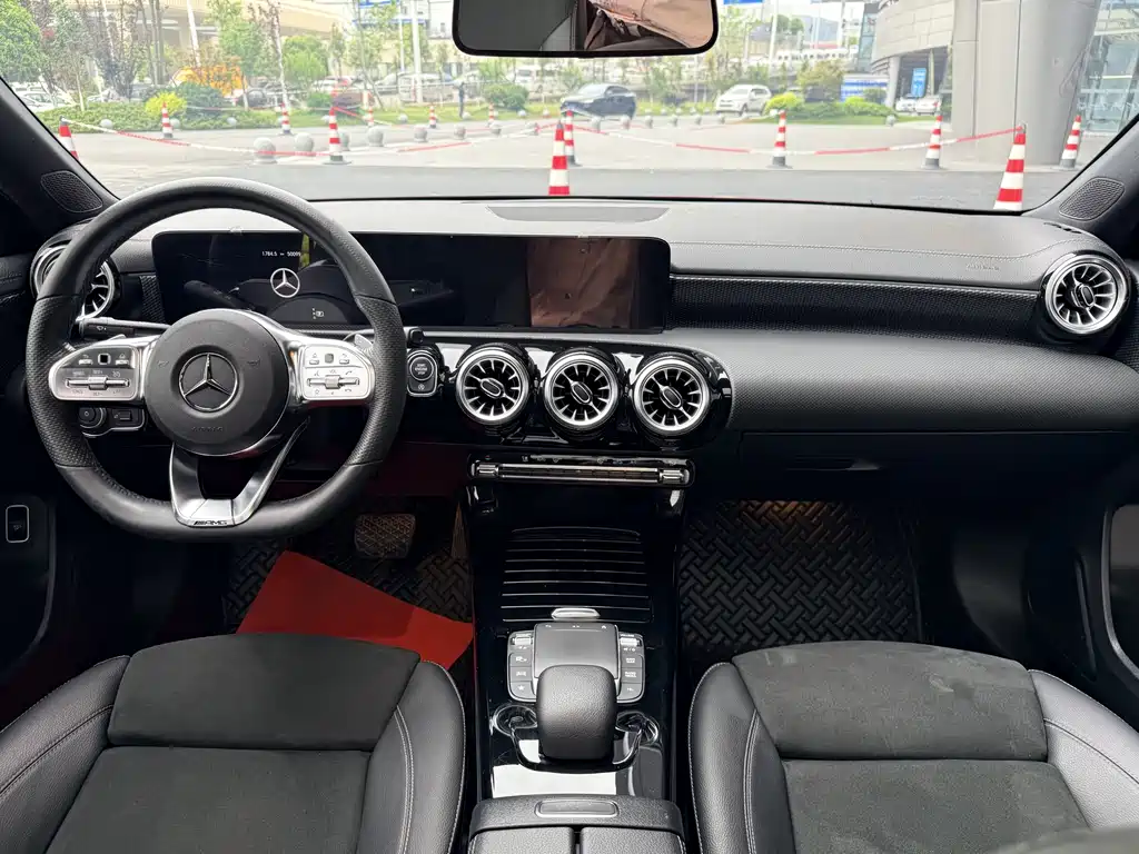 Mercedes-Benz A-Class 2022 — фото 11