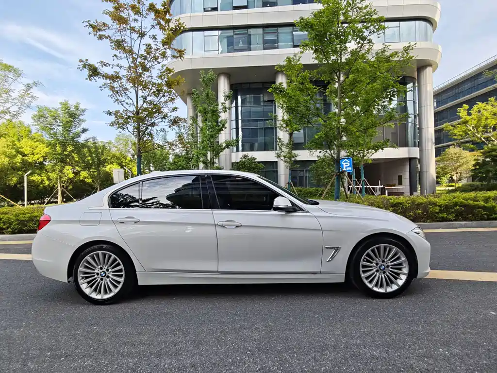 BMW 3 Series 2018 — фото 3