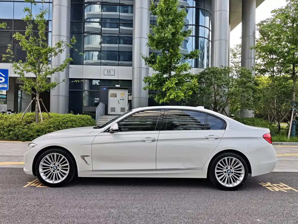 BMW 3 Series 2018 — фото 5