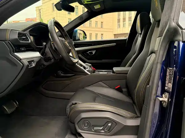 Lamborghini Urus 2021