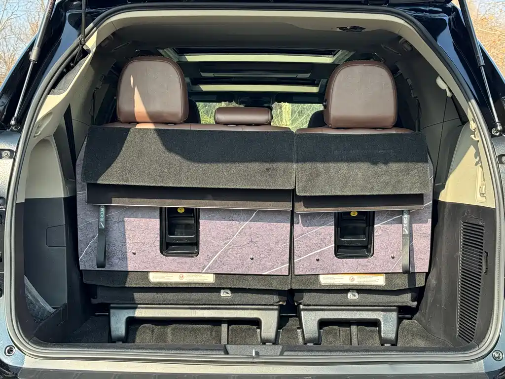 Toyota Sienna 2018 — фото 16