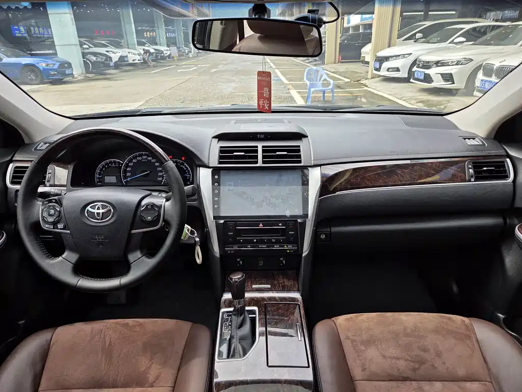 Toyota Camry 2016 — фото 11