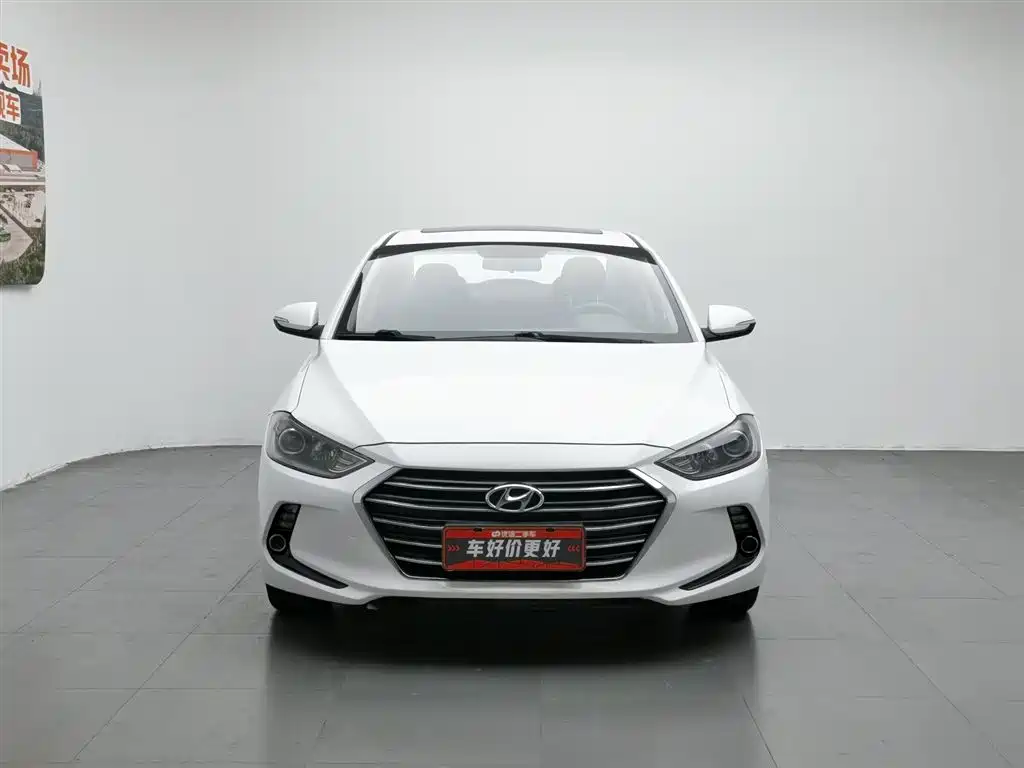 Hyundai Elantra 2018 — фото 3