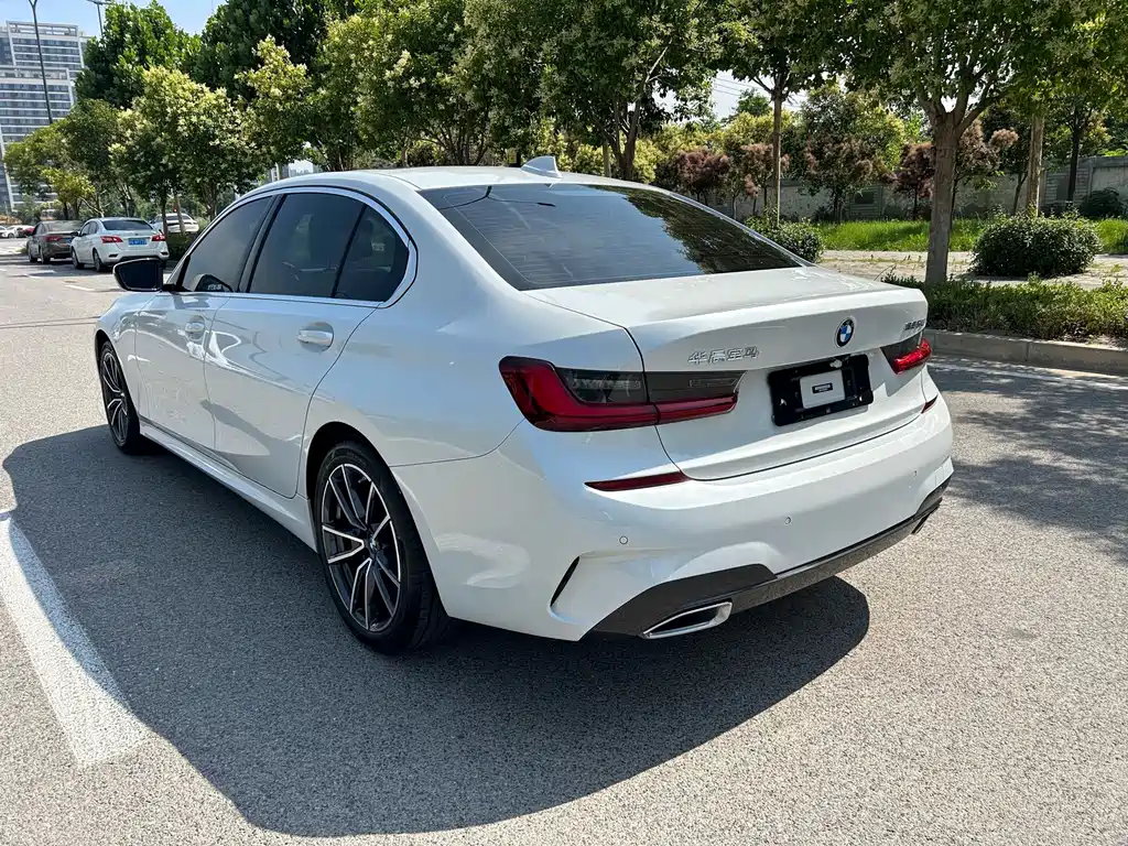 BMW 3 Series 2022 — фото 13