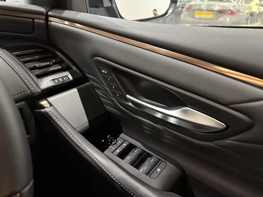Toyota Alphard 2025 — фото 12