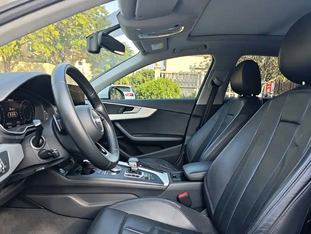 Audi A4L 2018