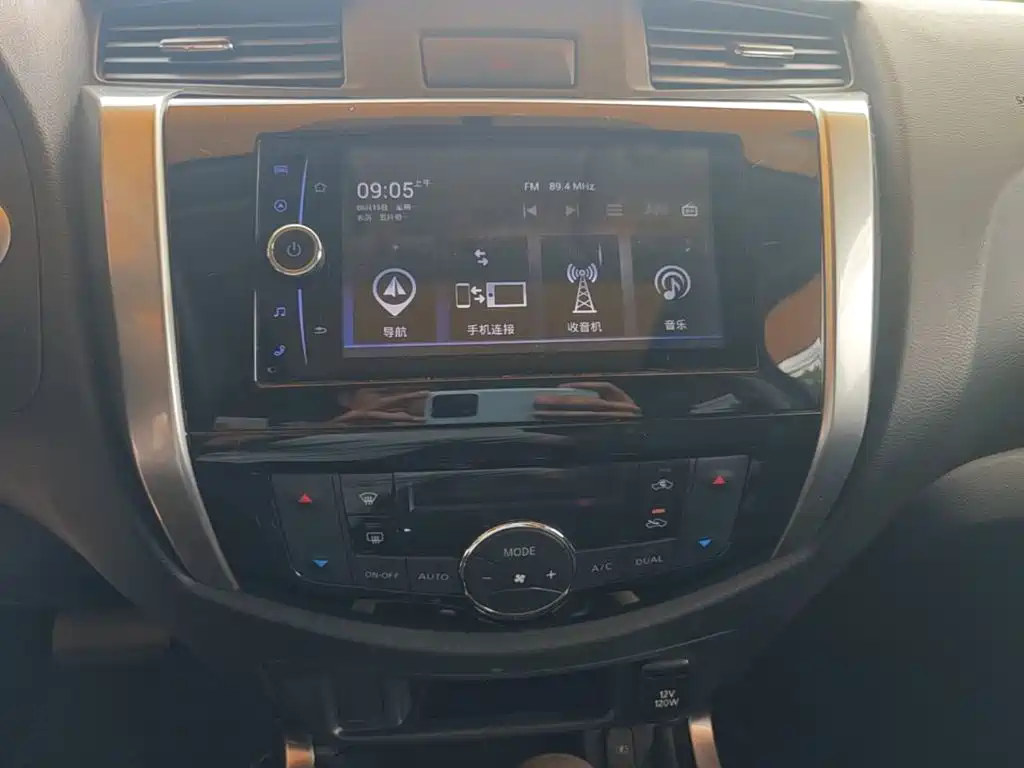Nissan Terra 2018 — фото 13