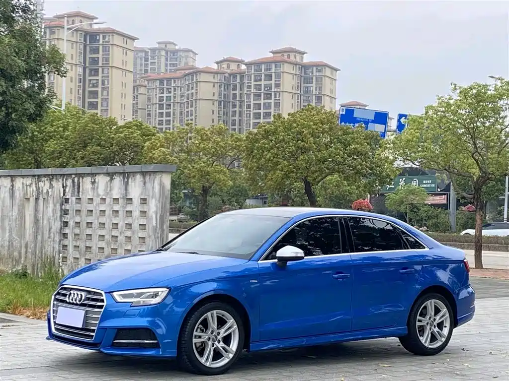 Audi A3 2020 — фото 1