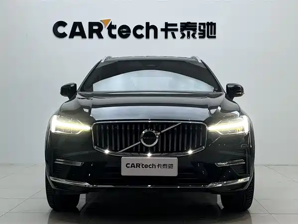 Volvo XC60 2022