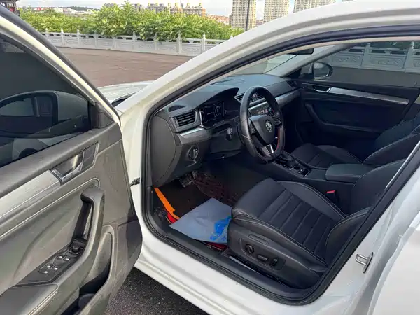 Skoda Superb 2023