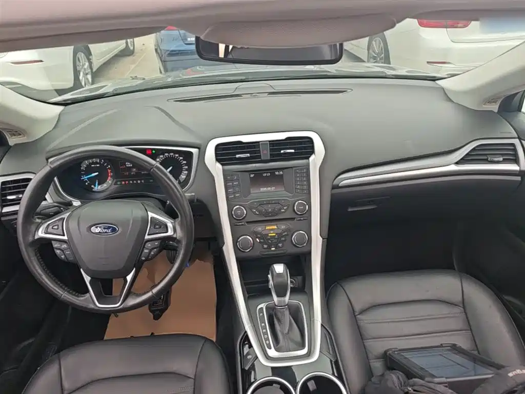 Ford Mondeo 2016 — фото 10