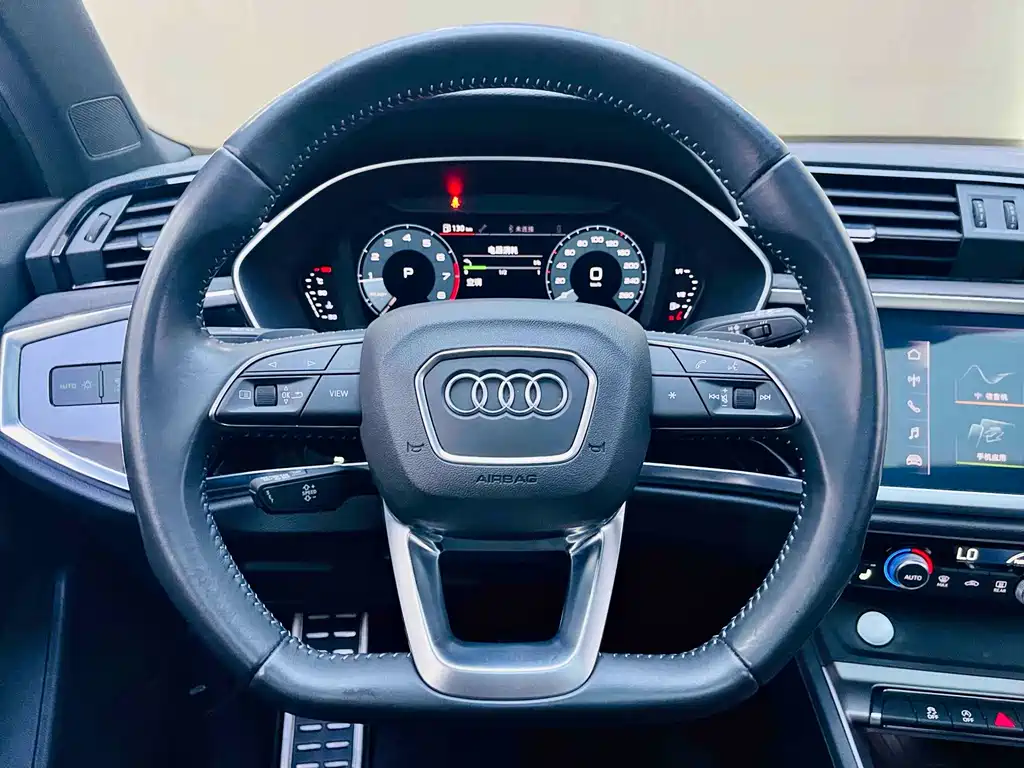 Audi Q3 2021 — фото 14