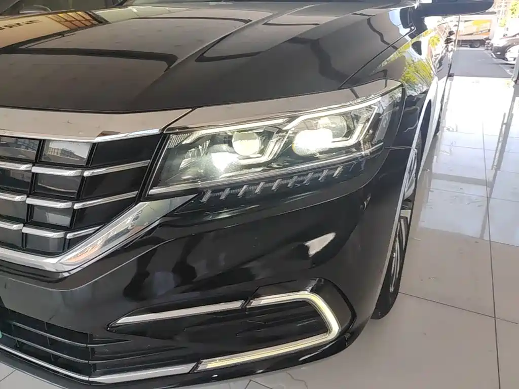 Volkswagen Passat Plug-In Hybrid 2021 — фото 24