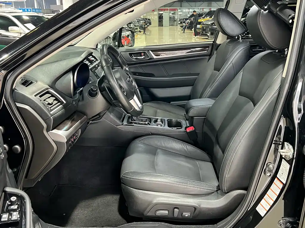Subaru Outback 2016 — фото 12