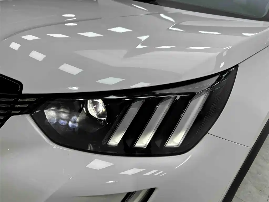 Peugeot 2008 2025 — фото 17