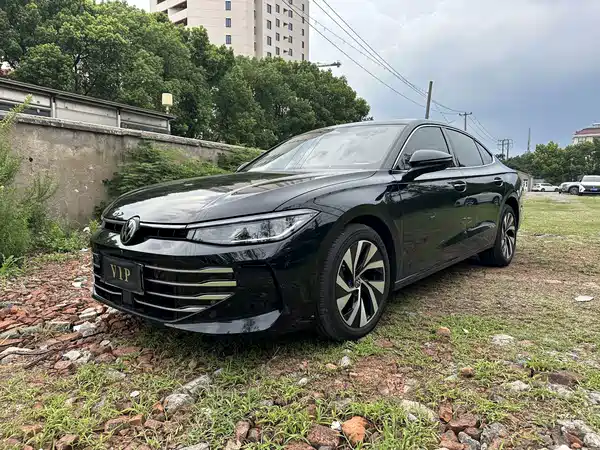 Volkswagen Passat 2025