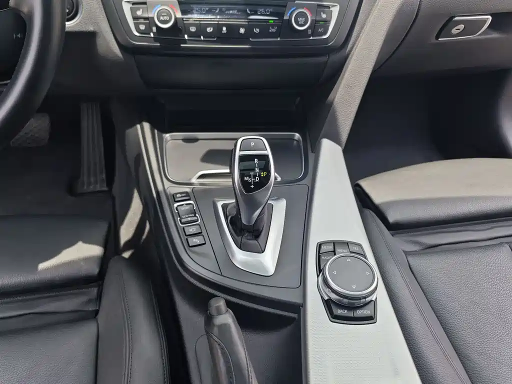 BMW 3 Series GT 2015 — фото 16