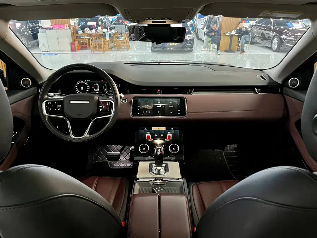 Land Rover Evoque 2023 — фото 12