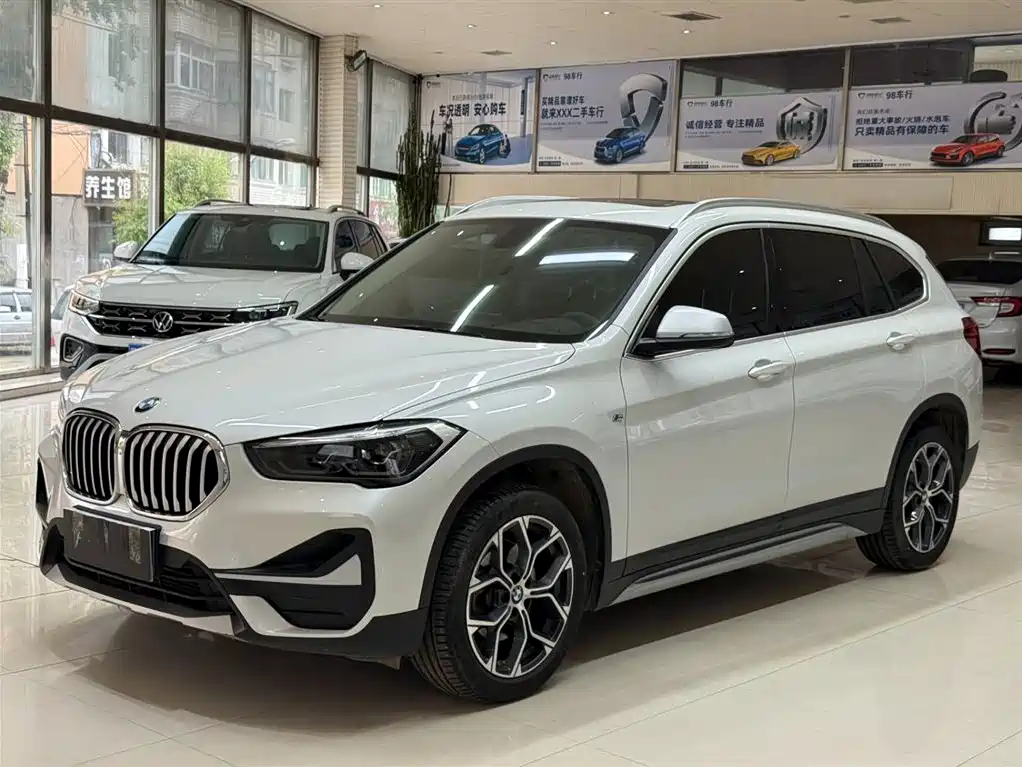 BMW X1 2023 — фото 1