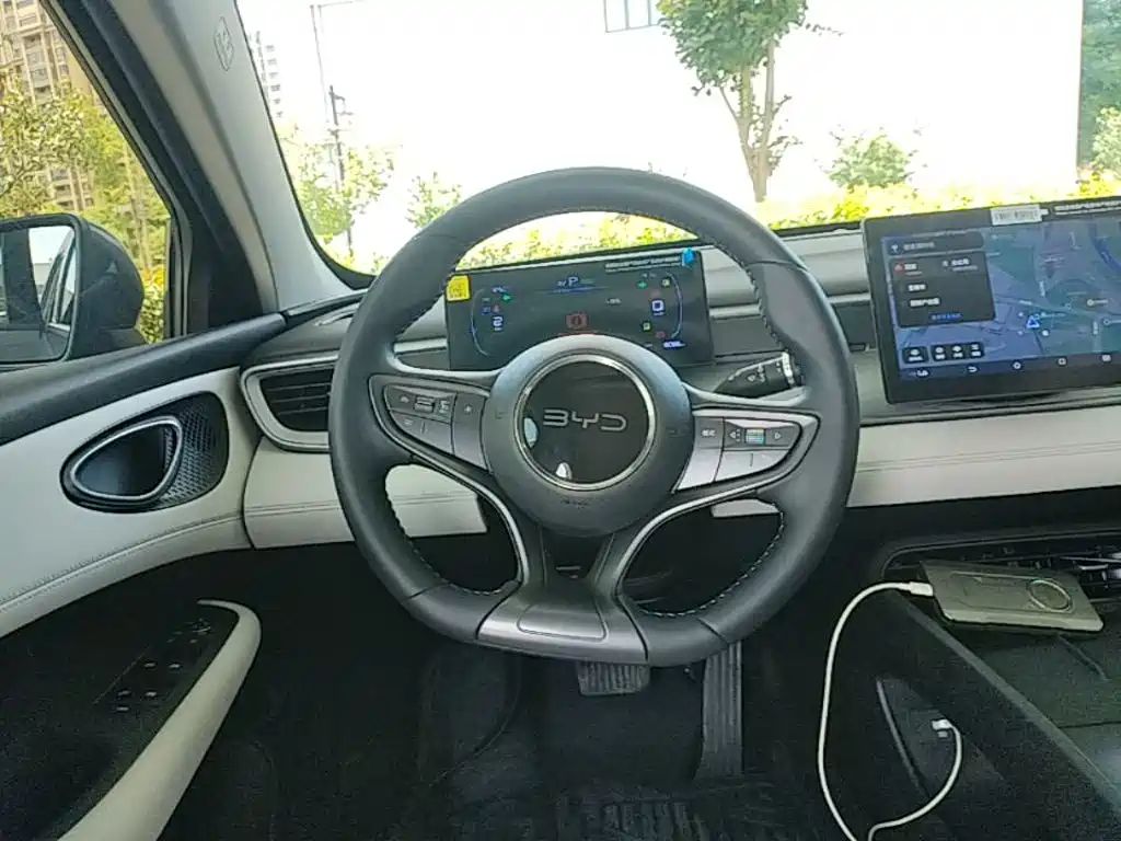 BYD Seal 05 DM-i 2025 — фото 11