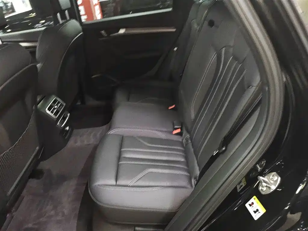 Audi Q5L 2023 — фото 17