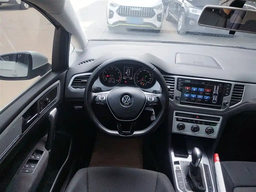 Volkswagen Golf Sportsvan 2017 — фото 11