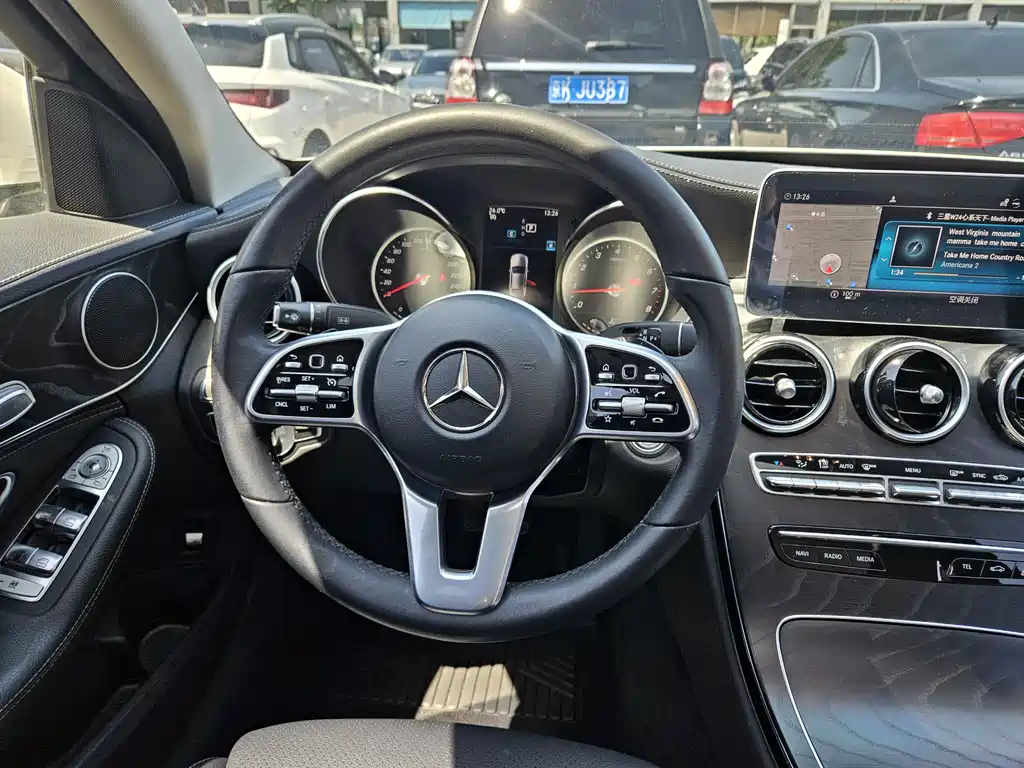 Mercedes-Benz C-Class 2019 — фото 16