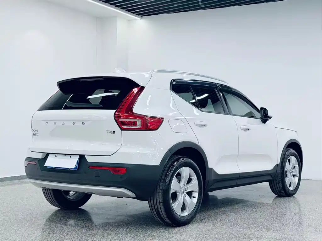Volvo XC40 2022 — фото 6