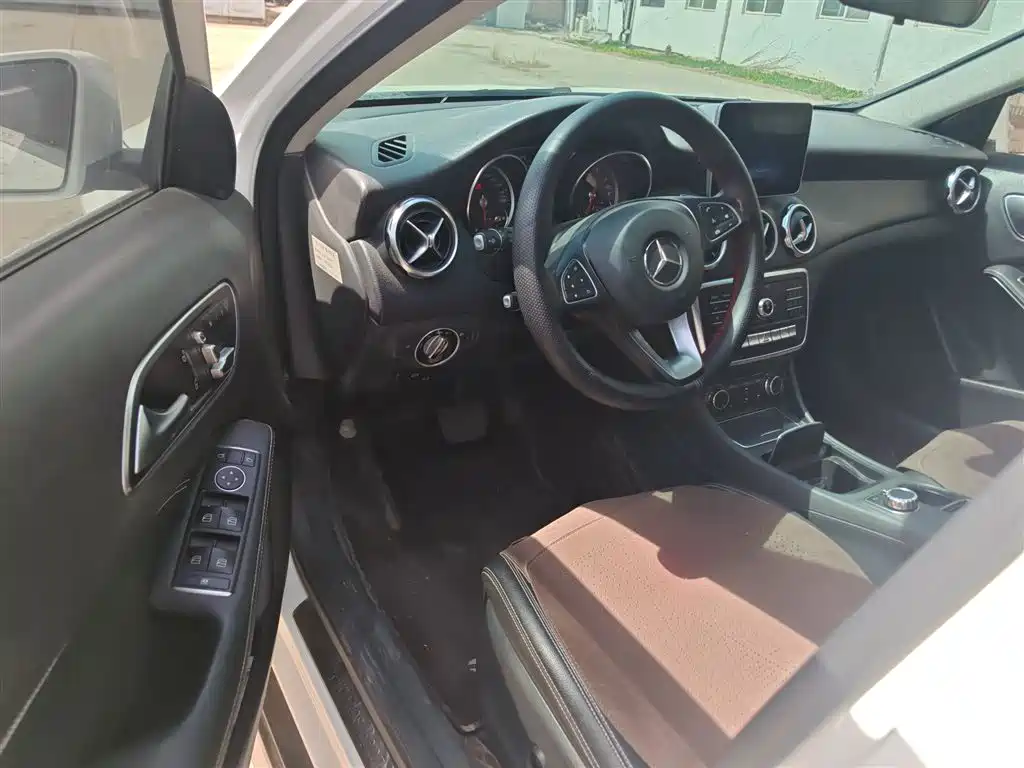 Mercedes-Benz GLA 2018 — фото 12