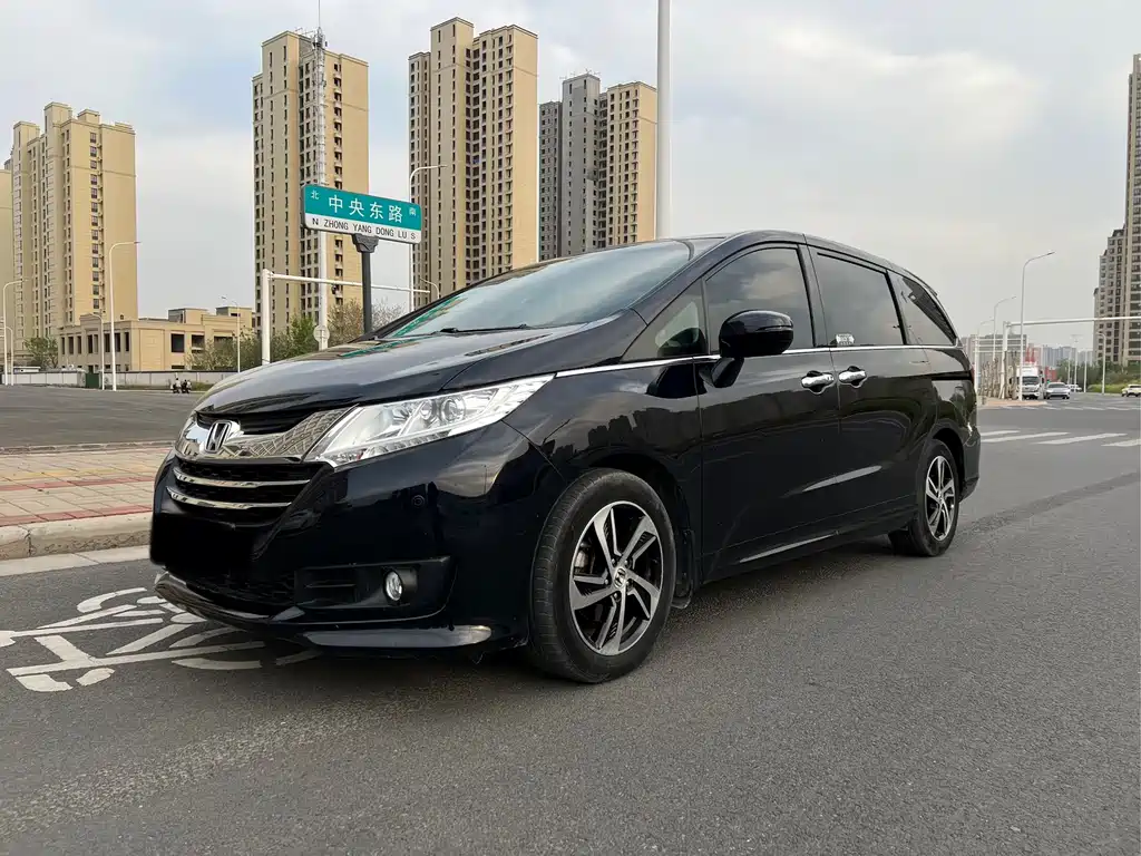 Honda Odyssey 2017 — фото 1